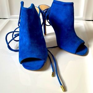 NEW Steve Madden Blue Suede Lace Up Heels